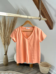 T-shirt abricot à col V