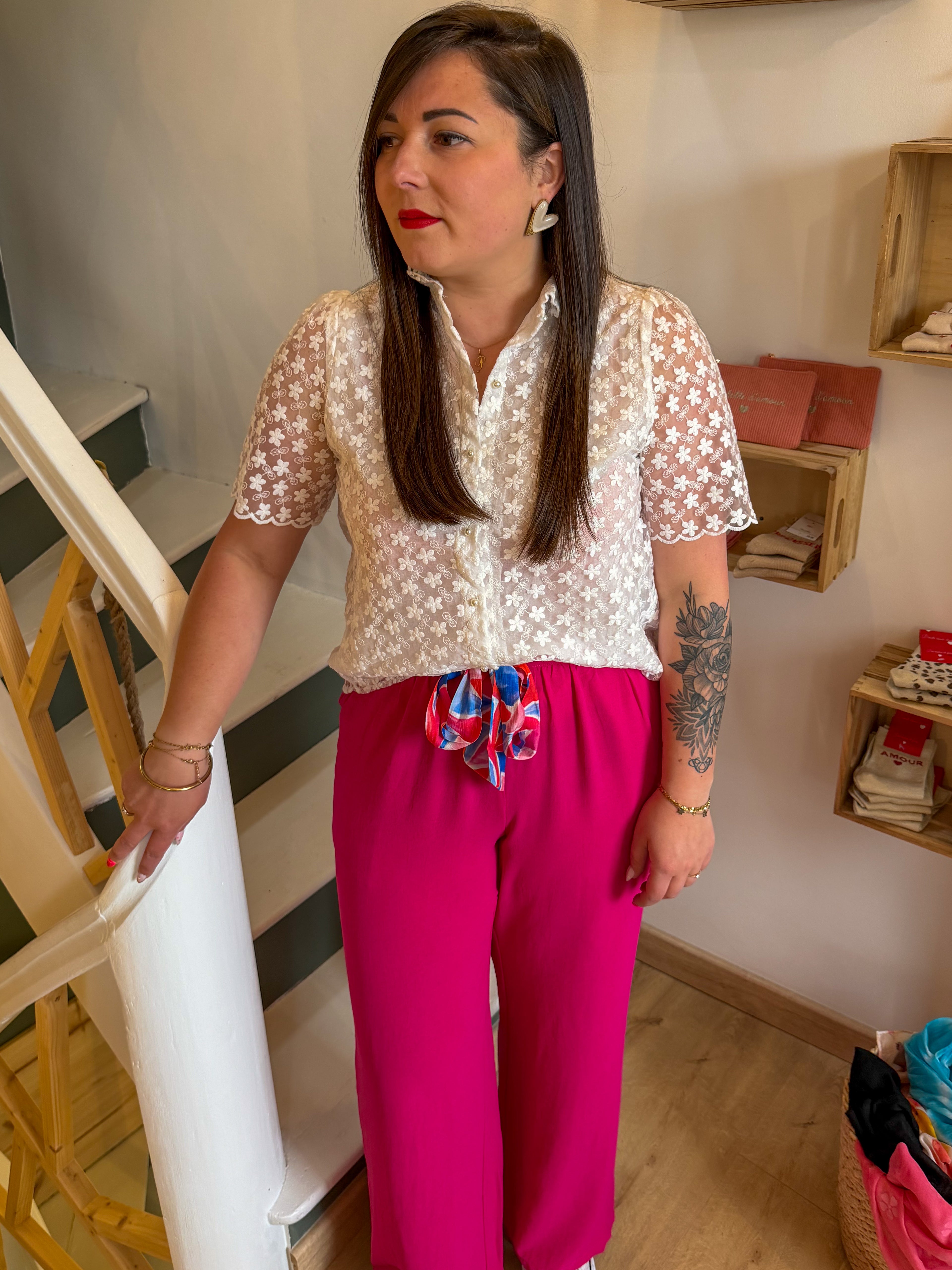 Blouse manches courtes broderies fleurs écru