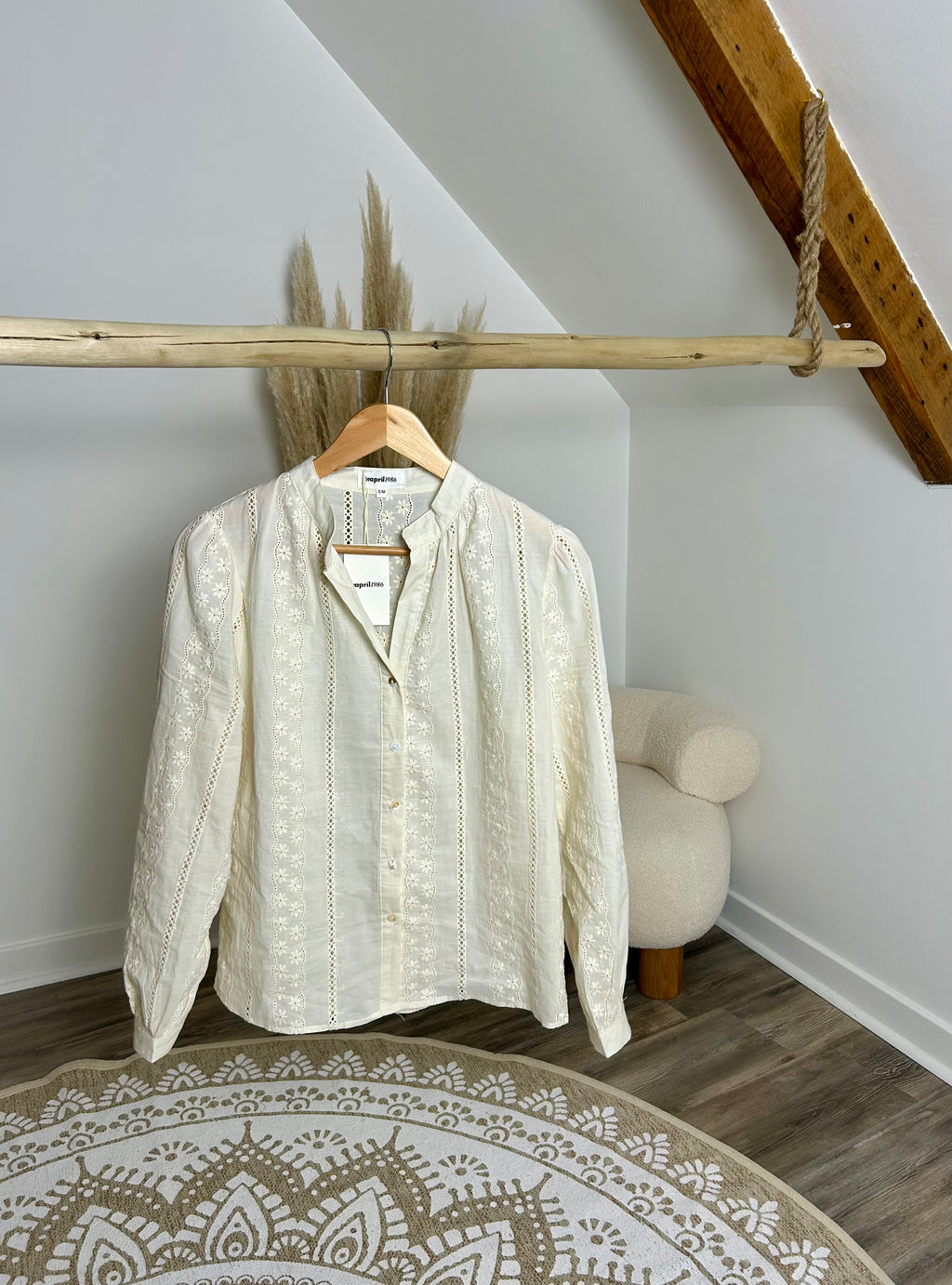 Blouse écru à col mao