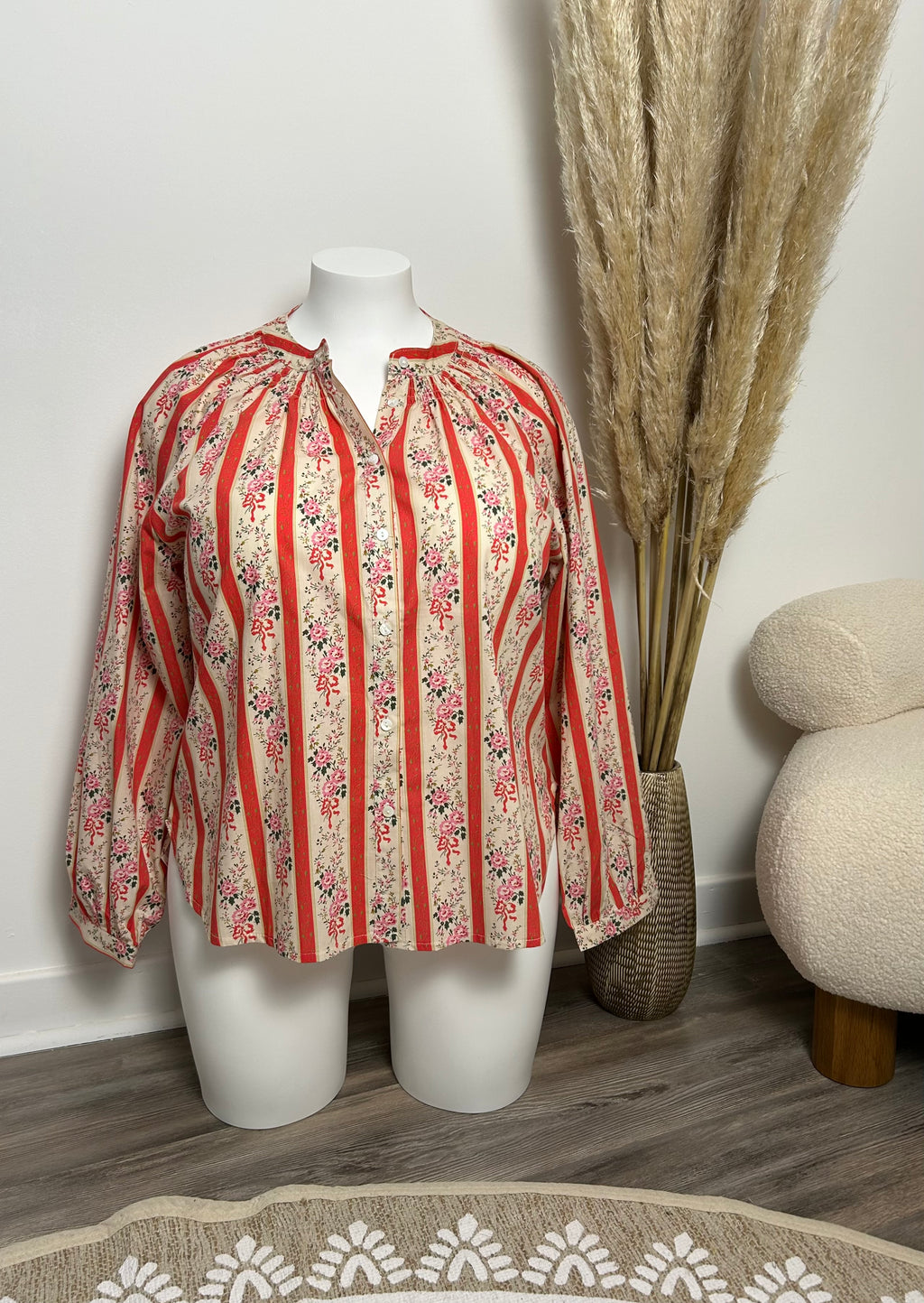 Blouse fine rayée rouge et fleurs - Plus size