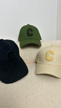 Casquette avec lettre C