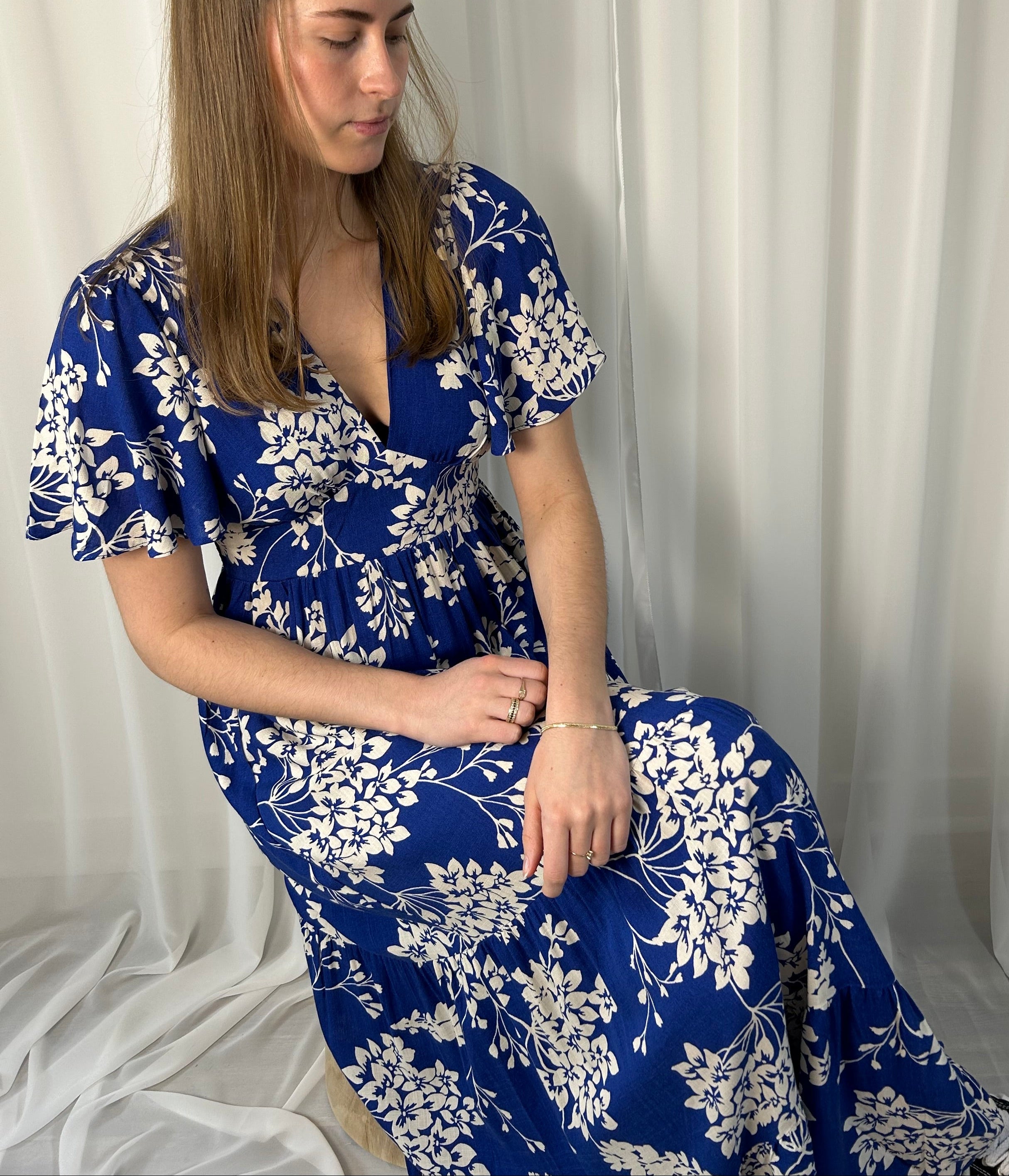 Robe bleu roi fleurie