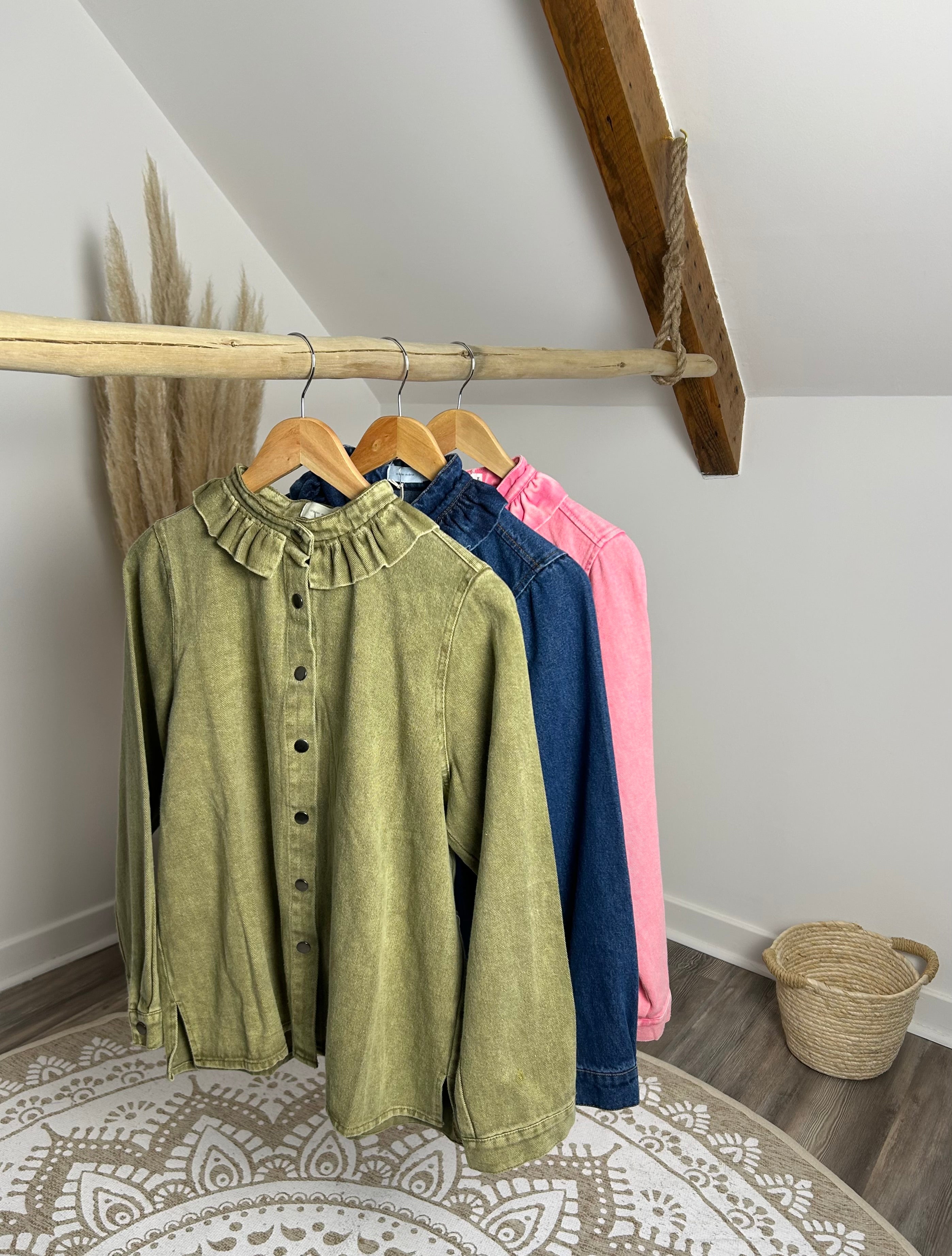 Veste/chemise à col volants