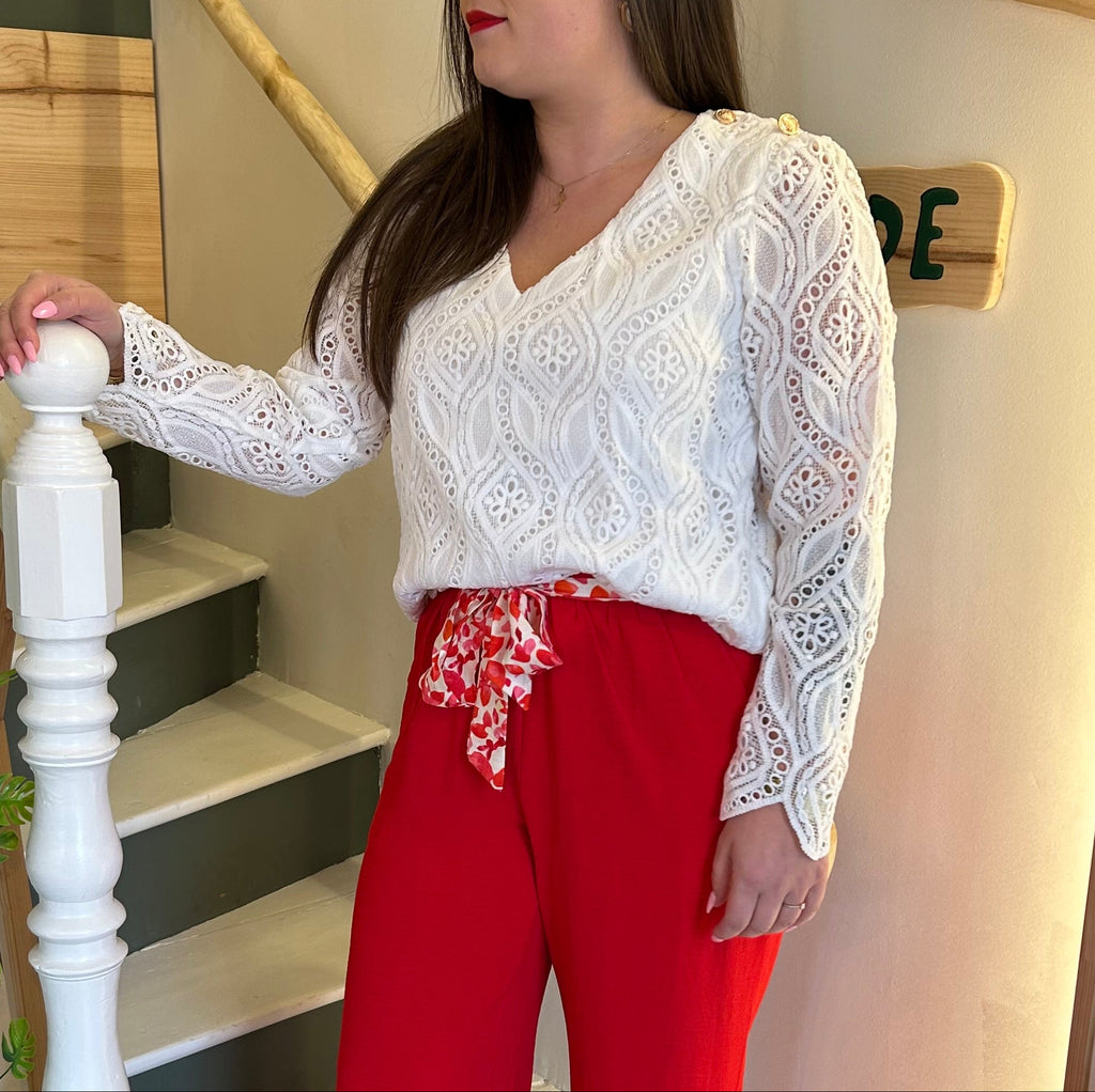 Chemisier blanc en dentelle
